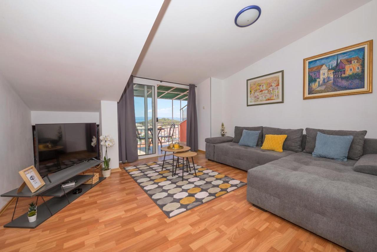 Apartments Zoka Макарска Экстерьер фото