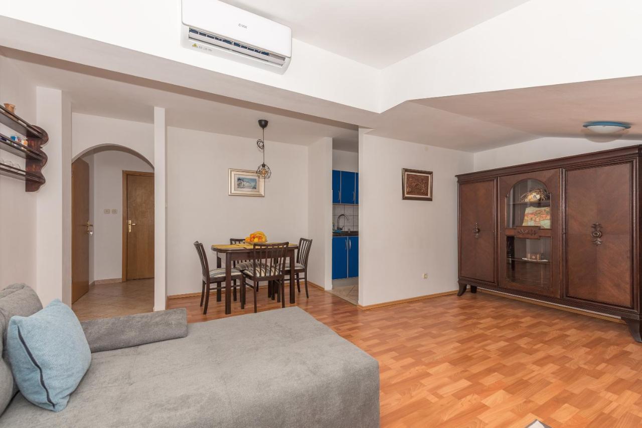 Apartments Zoka Макарска Экстерьер фото