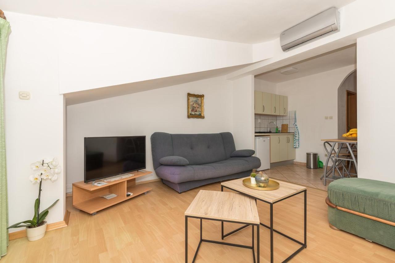 Apartments Zoka Макарска Экстерьер фото